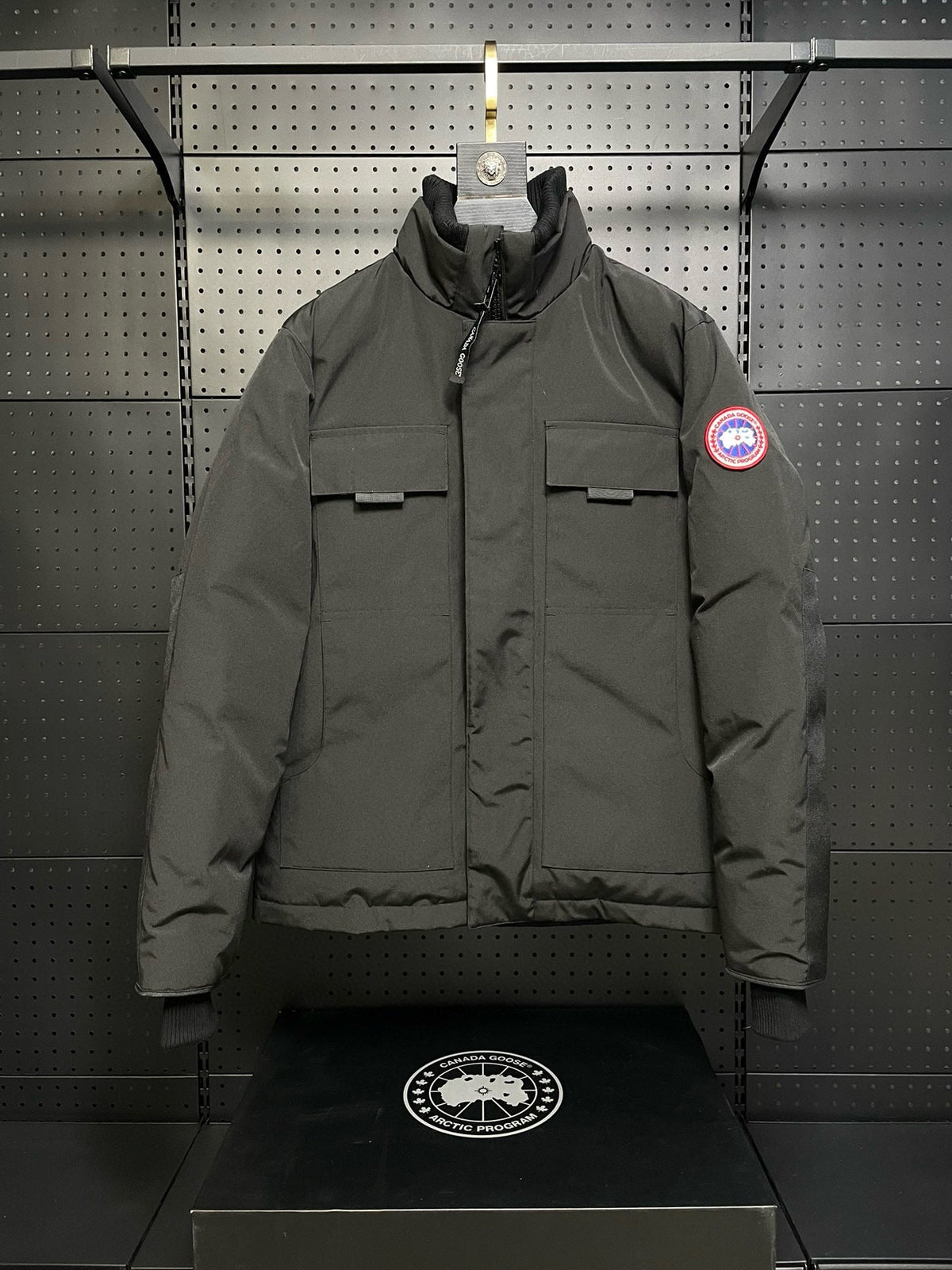 Schwarzer Nylon-Daunenparka – Herren