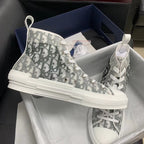 B23 High-Top-Sneaker mit Grafik