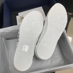 B23 High-Top-Sneaker mit Grafik
