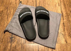 Schwarze Logo-Badeschlappen