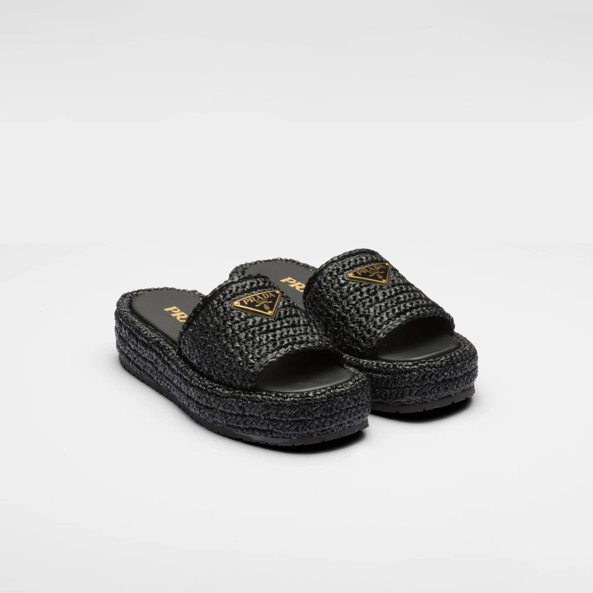 Crochet Flatform Iconic Slides – a simple yet sophisticated crochet pattern enhances the design of these flatform – LUX VERSE Luxury Designer Fashion Outlet
