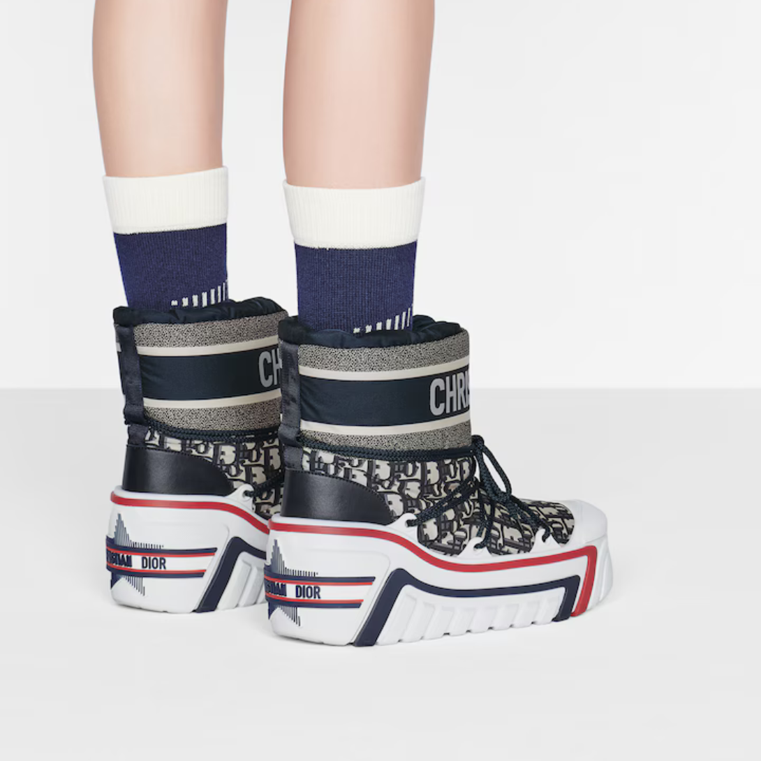 Snow Ankle Boot – the snow ankle boot, created for the capsule, is distinguished by its design – LUX VERSE Luxury Designer Fashion Outlet