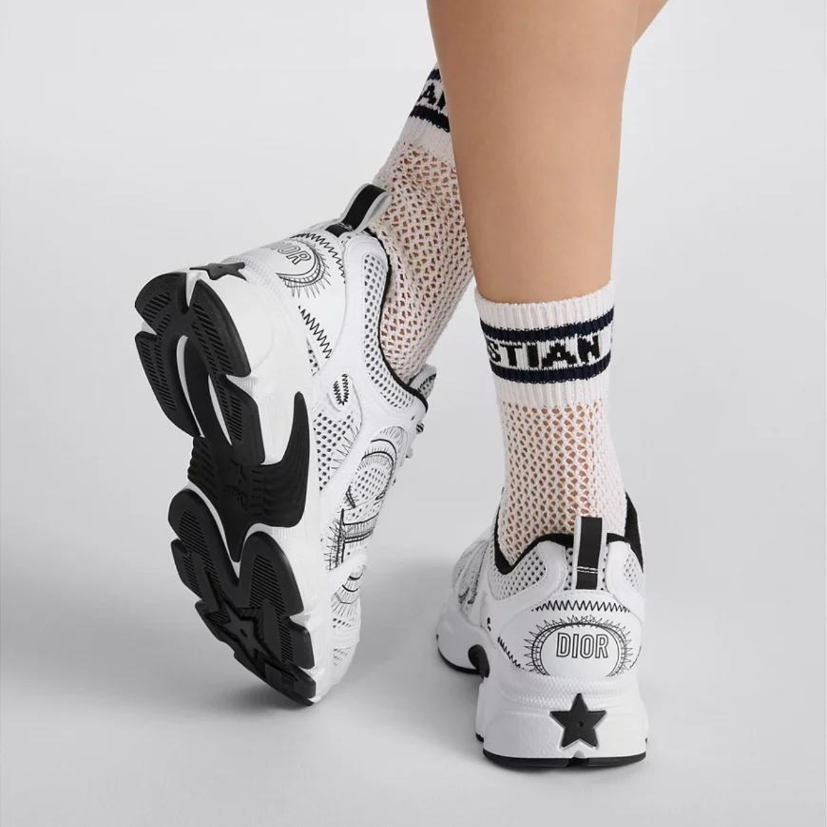 Chrono Sneaker Leather – the Chrono sneaker revisits the running shoe with the House's couture codes – LUX VERSE Luxury Designer Fashion Outlet