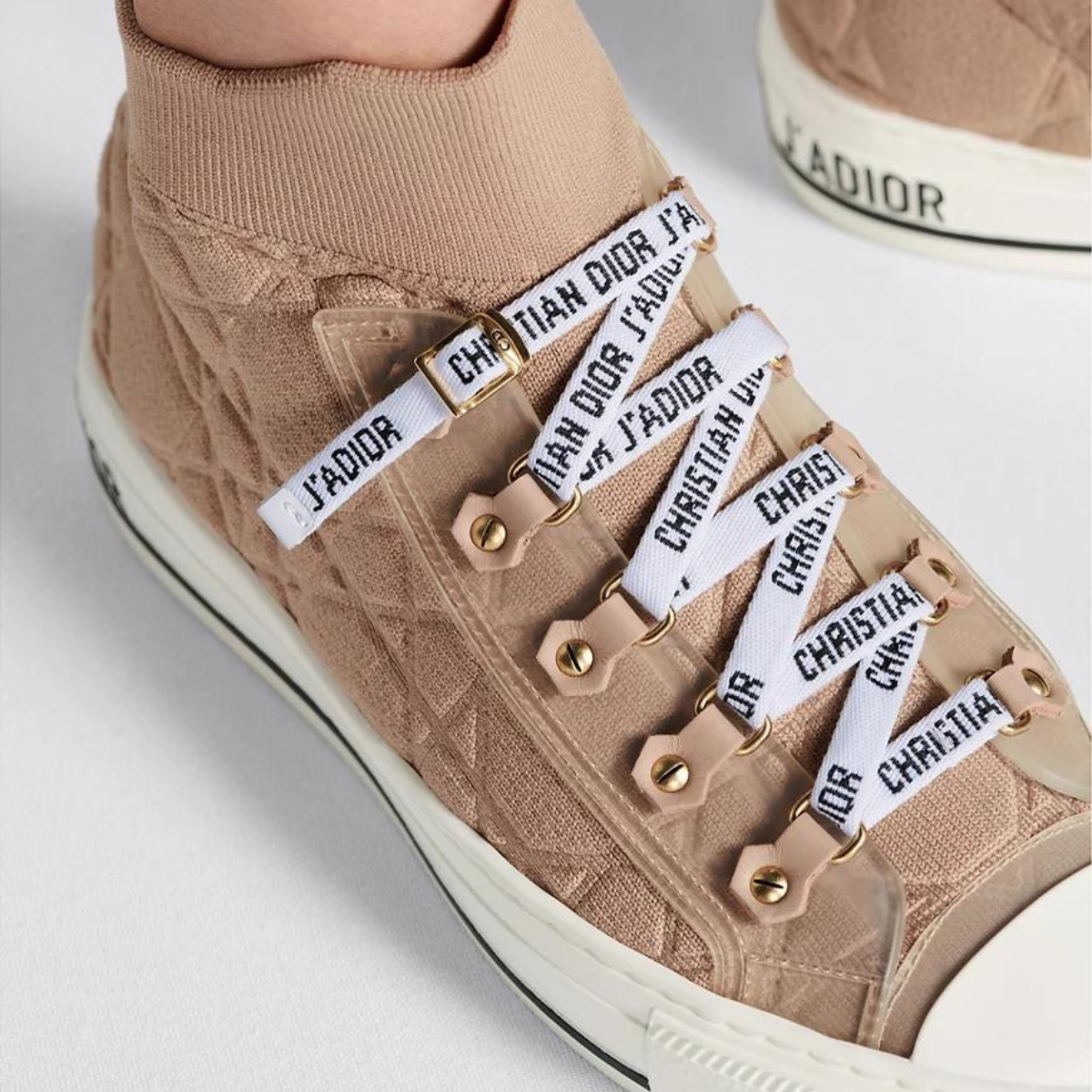 Walk'n'Sneaker – the comfortable sneaker will lend a modern touch to any outfit – LUX VERSE Luxury Designer Fashion Outlet