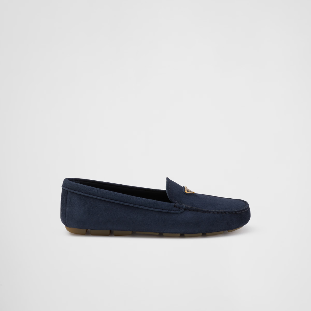 Suede driving loafers – these driving loafers with timeless charm have a sleek silhouette, an expression – LUX VERSE Luxury Designer Fashion Outlet