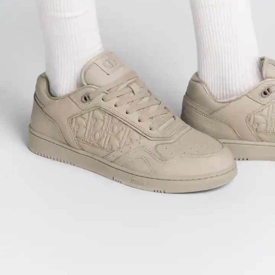 B27 Low-Top Sneaker Leather – crafted in grained calfskin, the style is adorned with tonal Gravity leather panels – LUX VERSE Luxury Designer Fashion Outlet