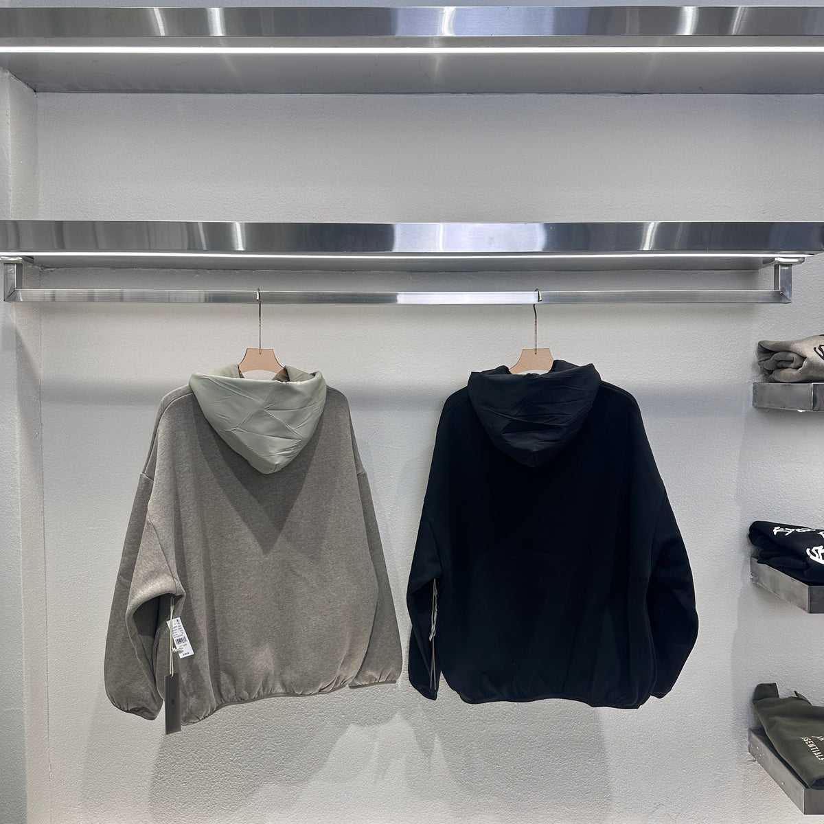Pflanzenasche Schwarzer Kapuzenpullover – Herren