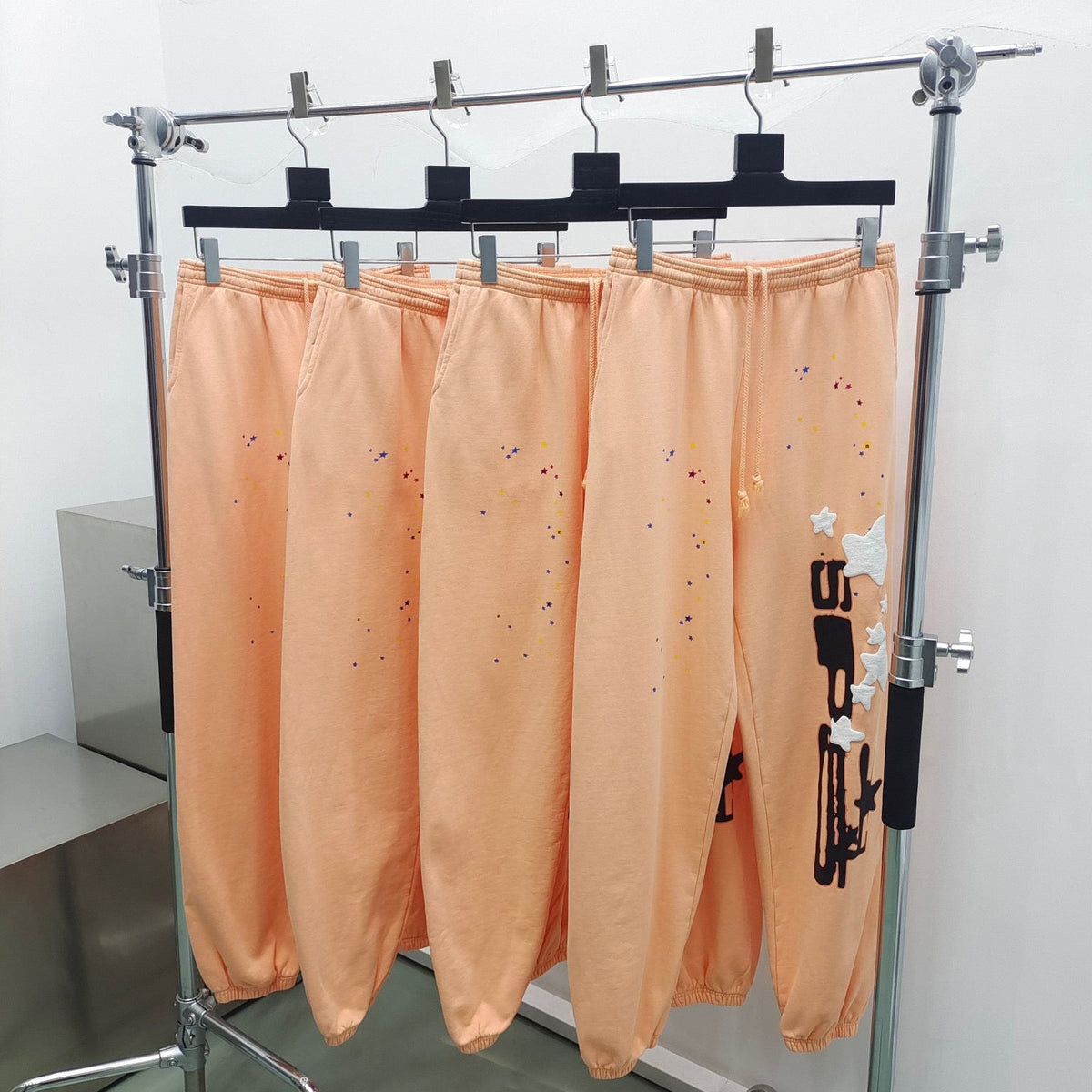 Pinke Jogginghose aus Baumwolle mit Print – Herren