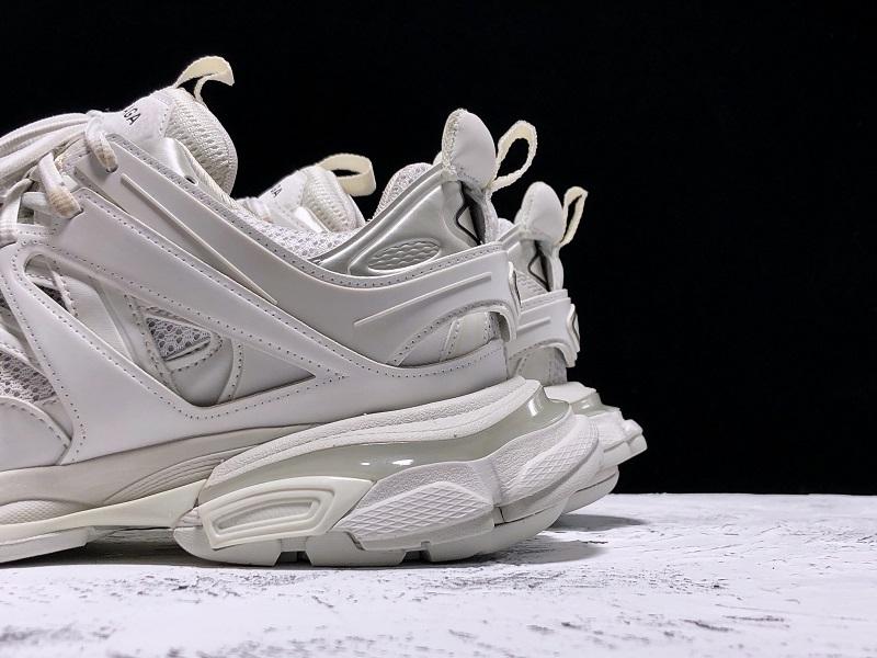 Sneaker Track aus weißem Mesh