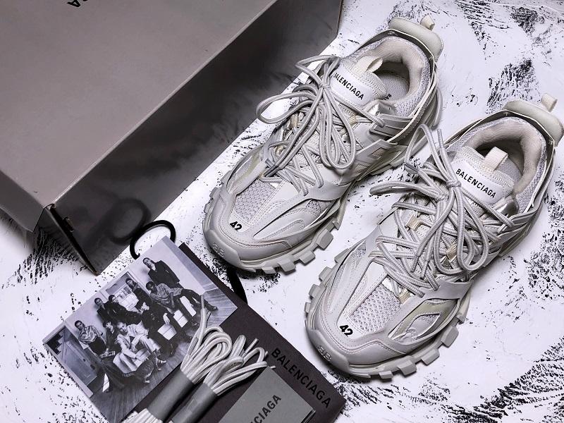 Sneaker Track aus weißem Mesh