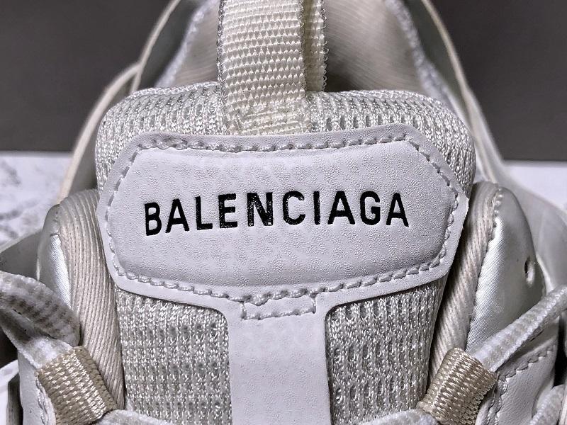 Sneaker Track aus weißem Mesh