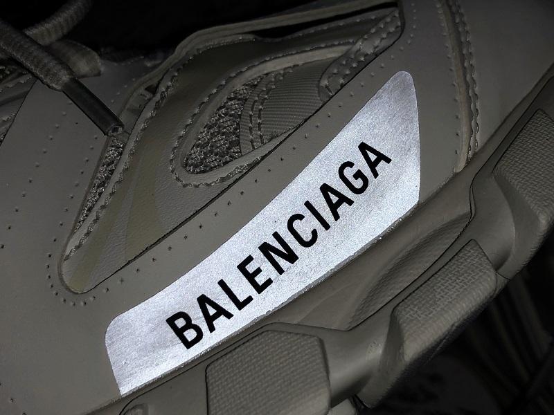 Sneaker Track aus weißem Mesh