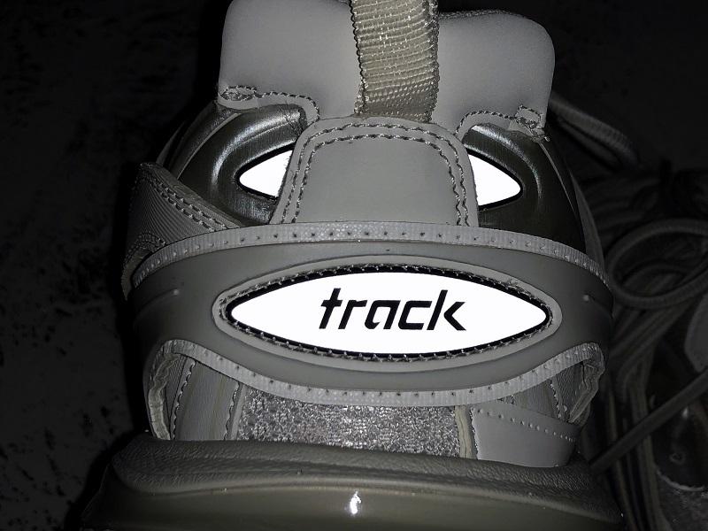 Sneaker Track aus weißem Mesh