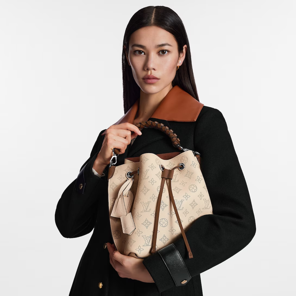 Muria Leather Bucket – supple and sophisticated, it is a pleasure to carry, either by the braided top – LUX VERSE Luxury Designer Fashion Outlet