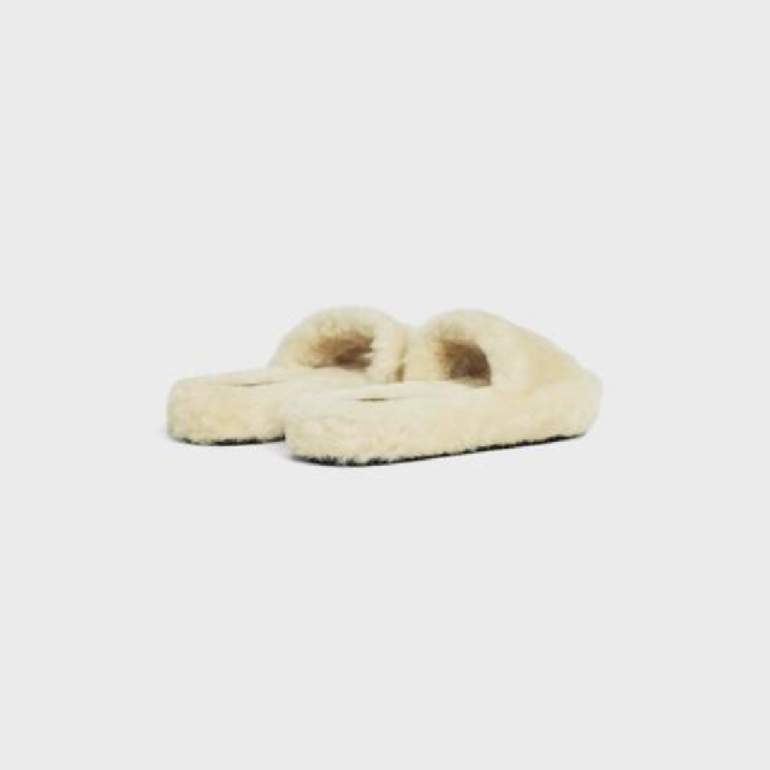 FUR SLIDES in Shearling – tOE SHAPETRIOMPHE LEATHER PATCH ON THE UPPER STRAP OF THE SHOESLIP-ONSHEARLING – LUX VERSE Luxury Designer Fashion Outlet