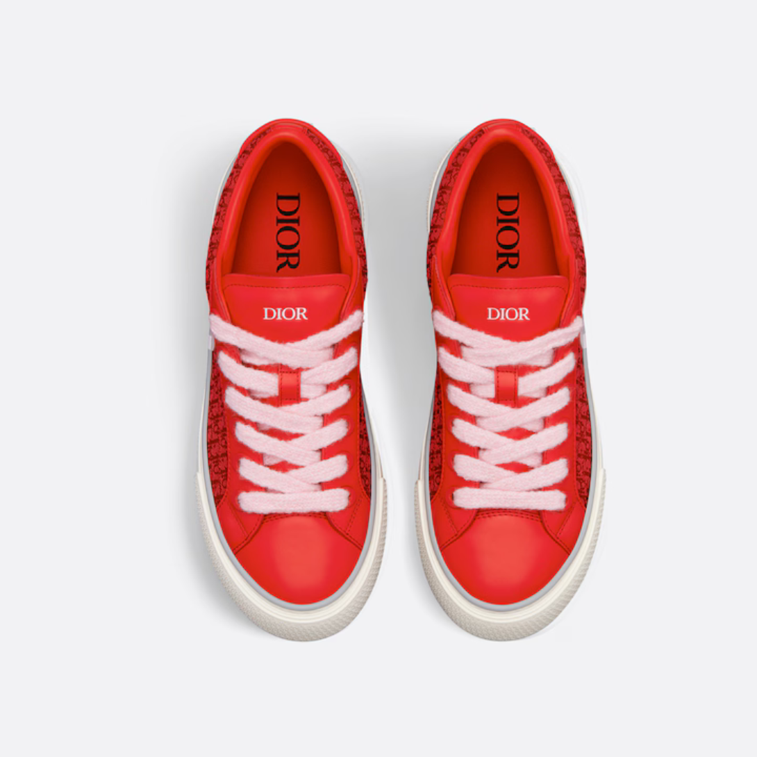 B33 Sneaker Jacquard – the sneaker will lend a contemporary touch to casual looks.The pair is equipped – LUX VERSE Luxury Designer Fashion Outlet