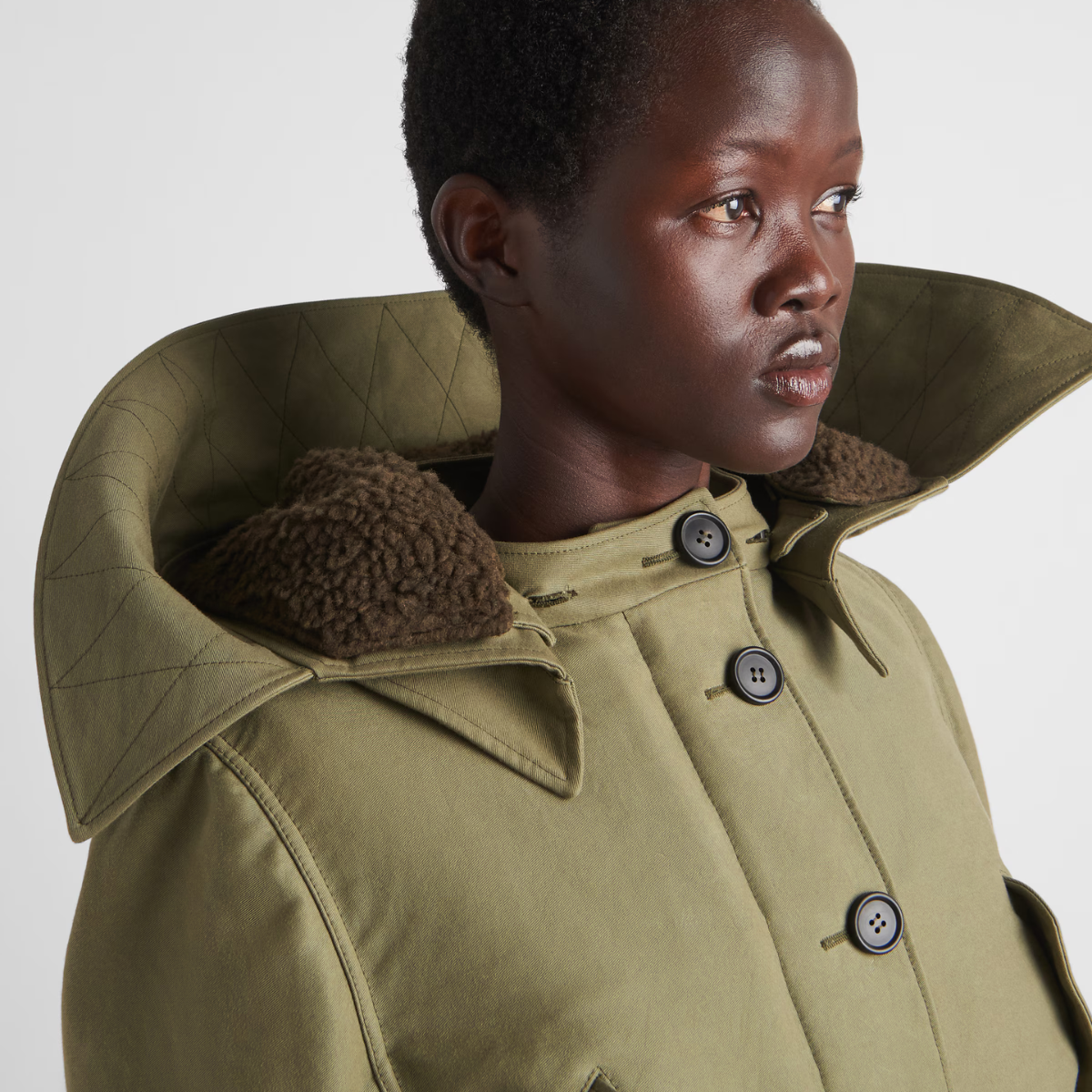 Cotton and satin jacket – the Fall Winter collection draws from menswear silhouettes to revolutionize – LUX VERSE Luxury Designer Fashion Outlet