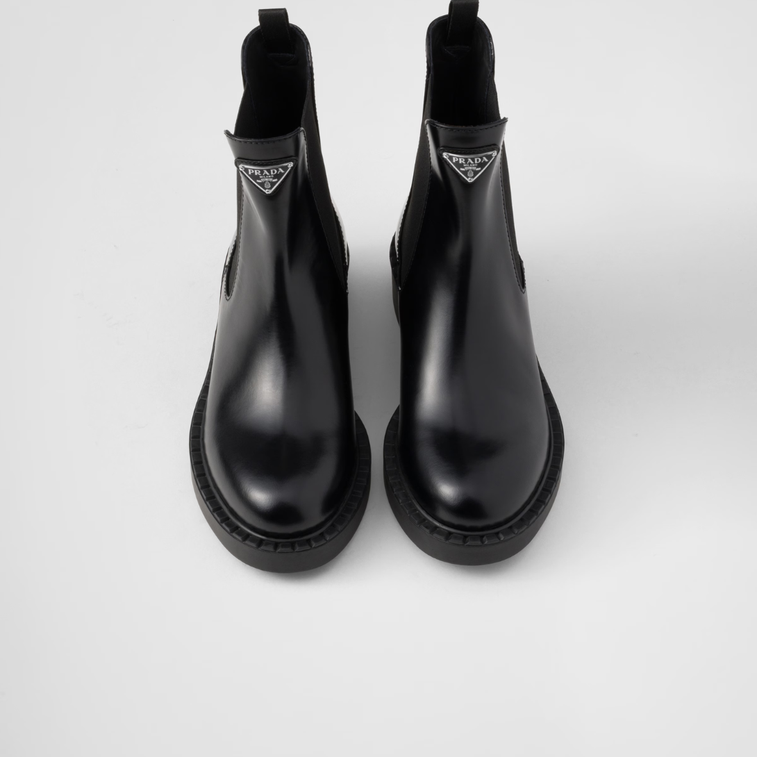 Brushed calf leather Chelsea boots – contemporary silhouette with clean lines for these Chelsea boots made of brushed – LUX VERSE Luxury Designer Fashion Outlet