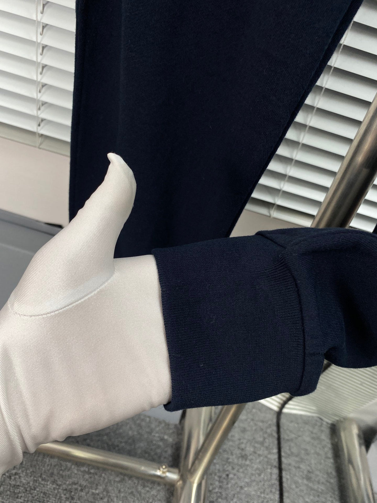 Marineblaue Baumwoll-Jogginghose mit vier Streifen – Herren