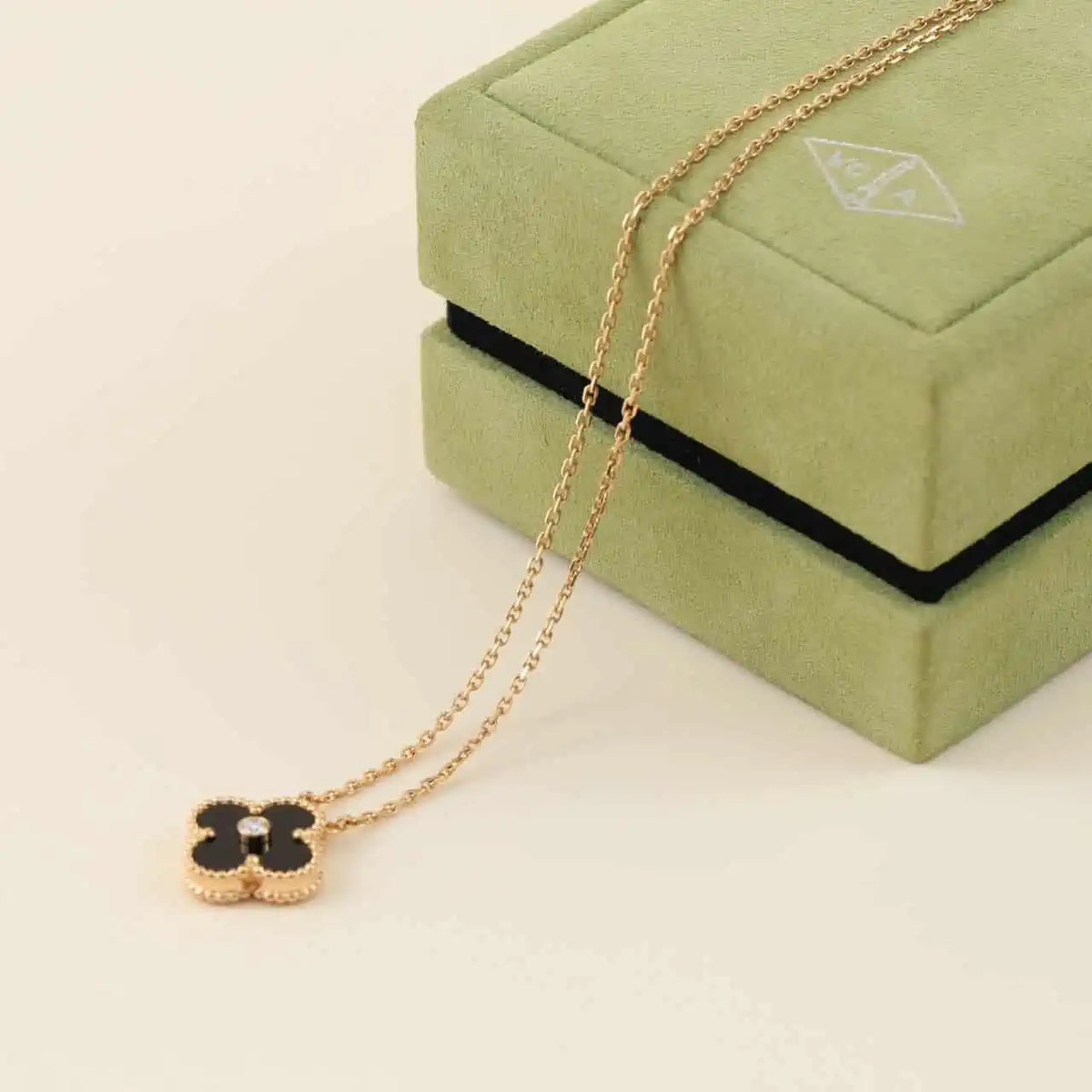 Clover 15mm Diamond Onyx Necklace – LUX VERSE Luxury Designer Fashion Outlet