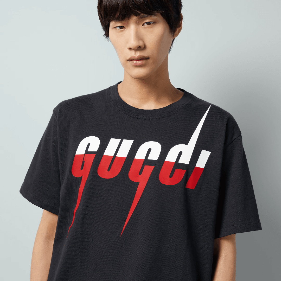 Black T-SHIRT WITH BLADE PRINT – a slightly heavier quality of cotton jersey defines the T-shirts for Spring Summer – LUX VERSE Luxury Designer Fashion Outlet