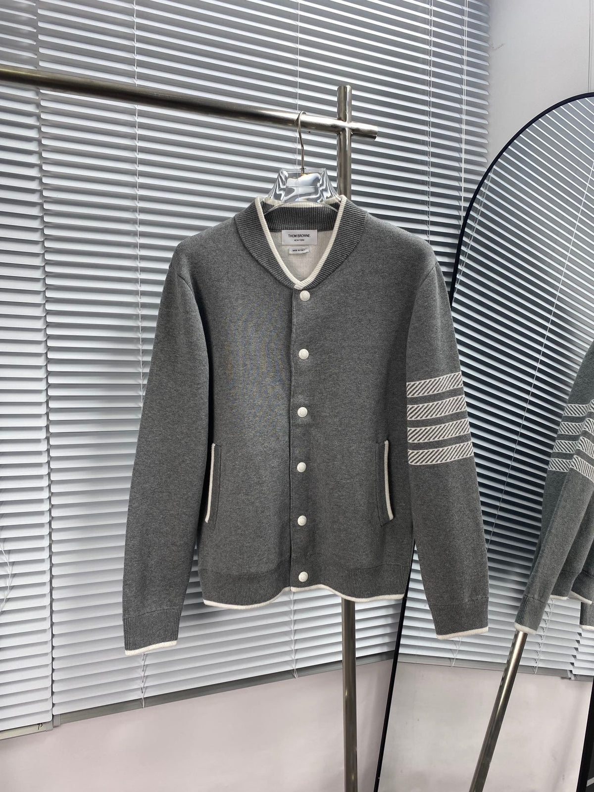 Marineblaue Strickjacke aus Wolle mit vier Streifen – Herren