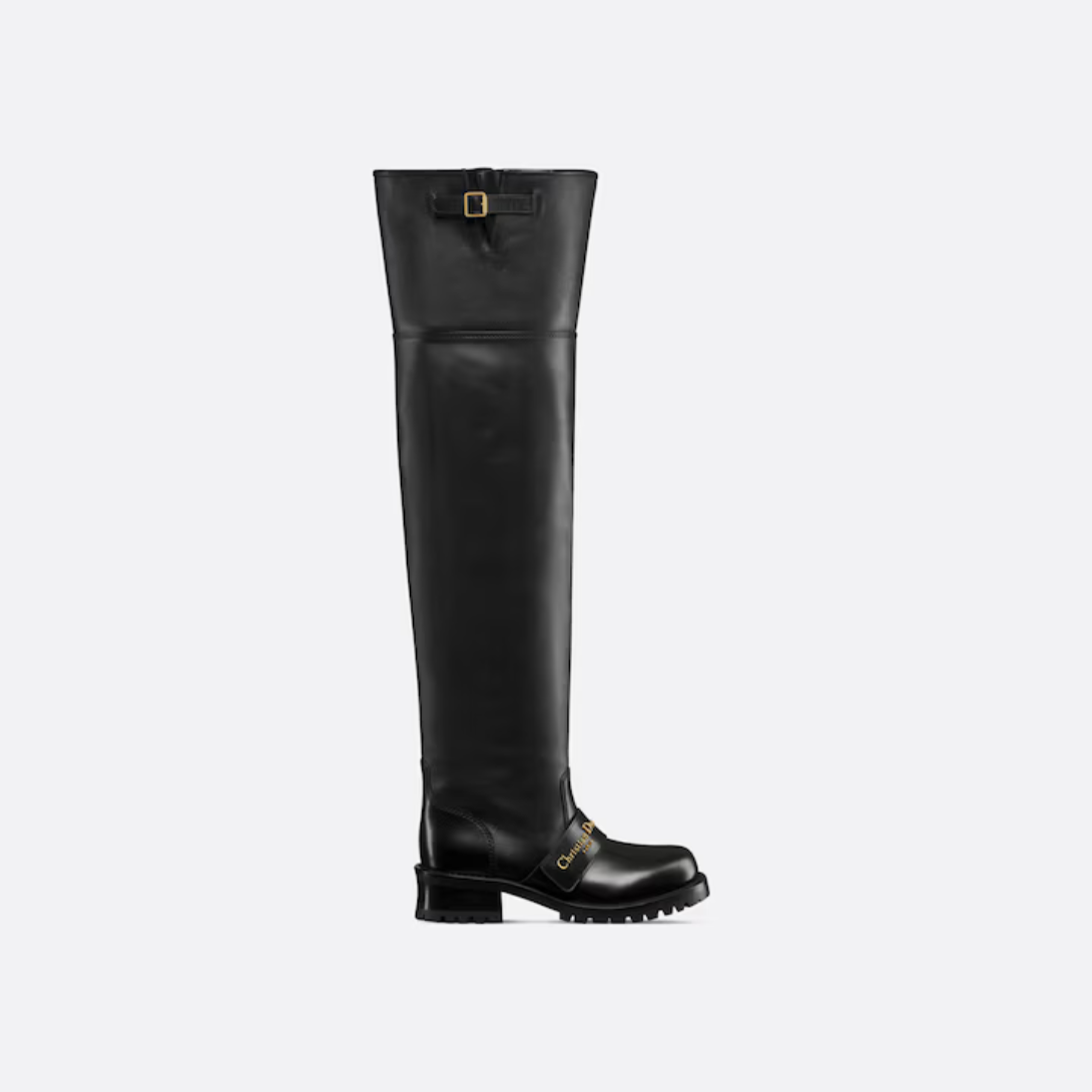 D-Quest Thigh Boot – unveiled at the Autumn-Winter 2024-2025 Fashion Show, the new D-Quest thigh boot – LUX VERSE Luxury Designer Fashion Outlet