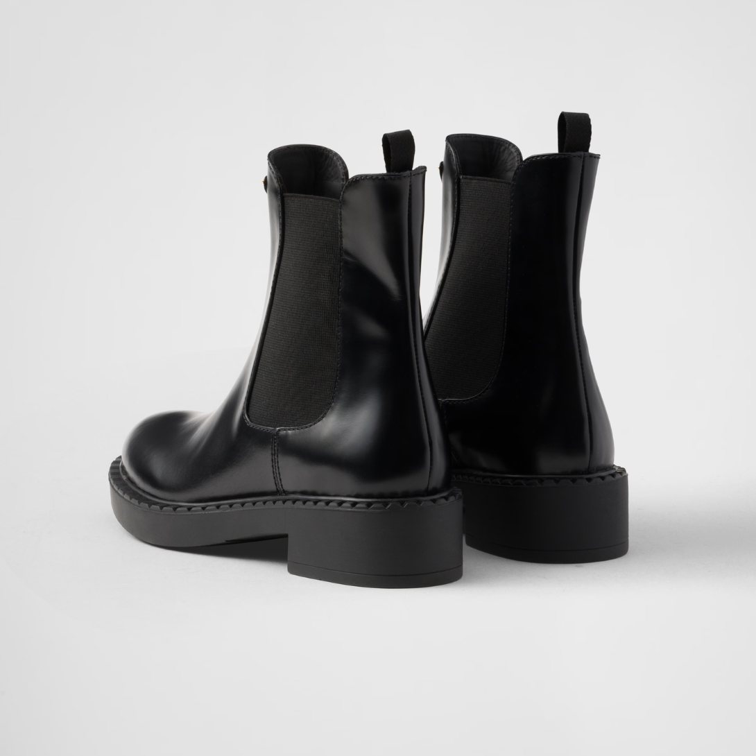 Brushed calf leather Chelsea boots – the footwear combines a casual character and refined allure in a versatile design – LUX VERSE Luxury Designer Fashion Outlet