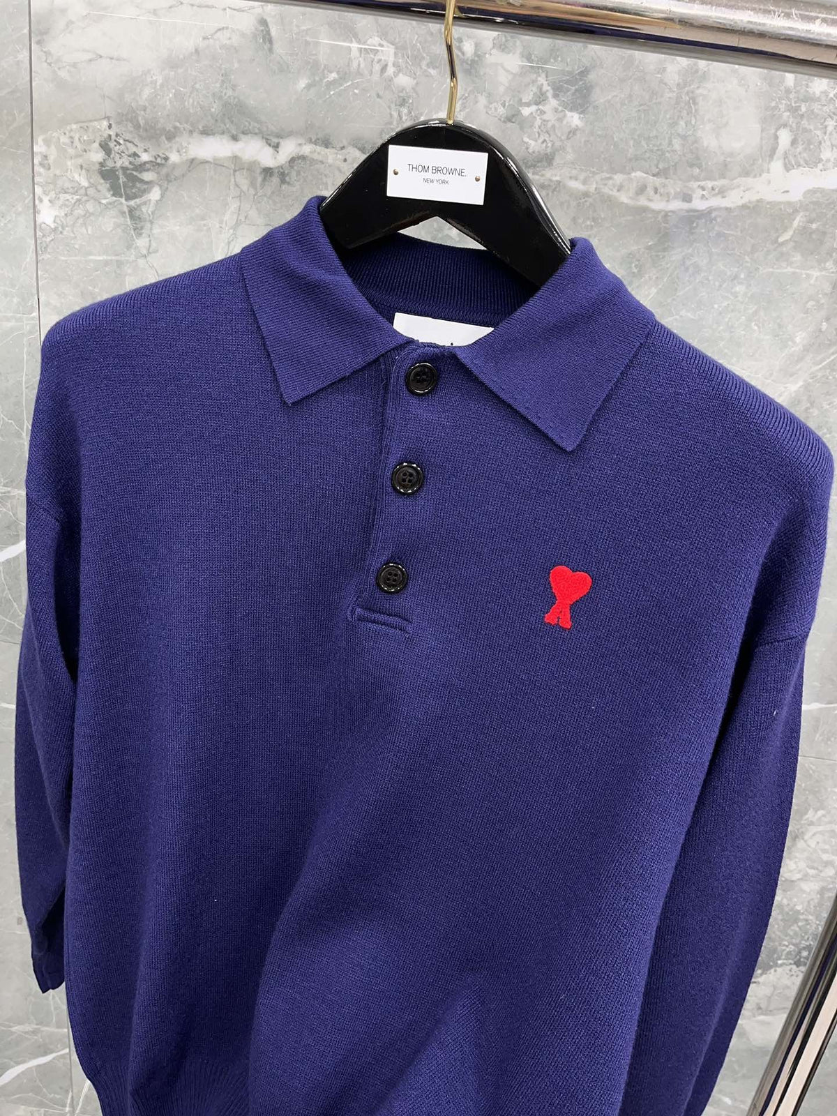 Cremefarbener Langarmstrickpullover mit Herz-Logo – Herren