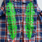 Blaues Flanell-Langarmshirt mit Print auf den Ärmeln – Herren