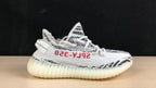Yeezy Boost 350 V2 Zebra Weiße Sneakers