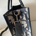 Handtasche in Schwarz und Grau