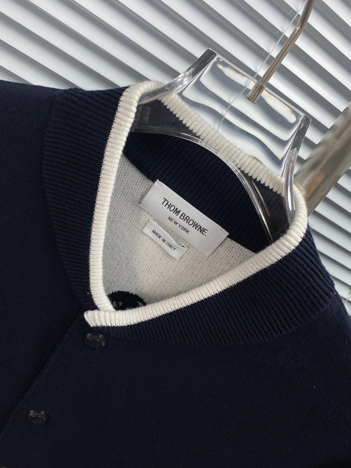 Marineblaue Strickjacke aus Wolle mit vier Streifen – Herren