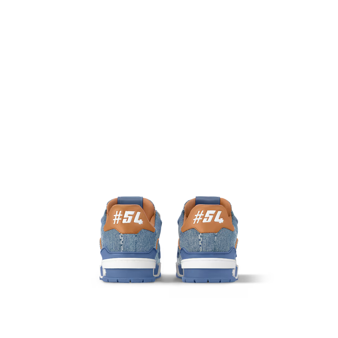 Trainer Rubber Sneaker – the script signature is embossed on the side, while the signature at the back refers – LUX VERSE Luxury Designer Fashion Outlet
