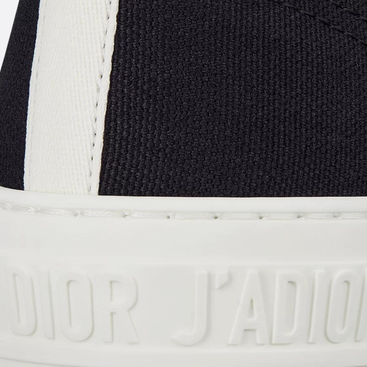 Walk'n'Canvas Sneaker – the style will lend a contemporary touch to any look – LUX VERSE Luxury Designer Fashion Outlet
