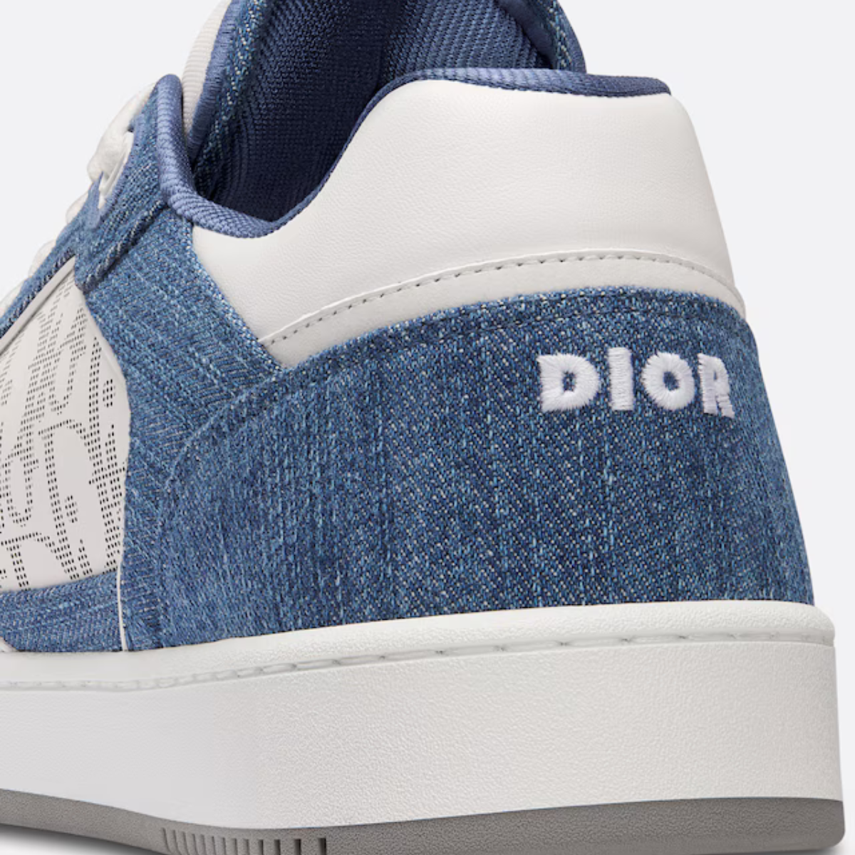 B27 Low-Top Sneaker Diamond Canvas – the sneaker is enhanced with CD Icon eyelets as well as numerous emblematic details – LUX VERSE Luxury Designer Fashion Outlet