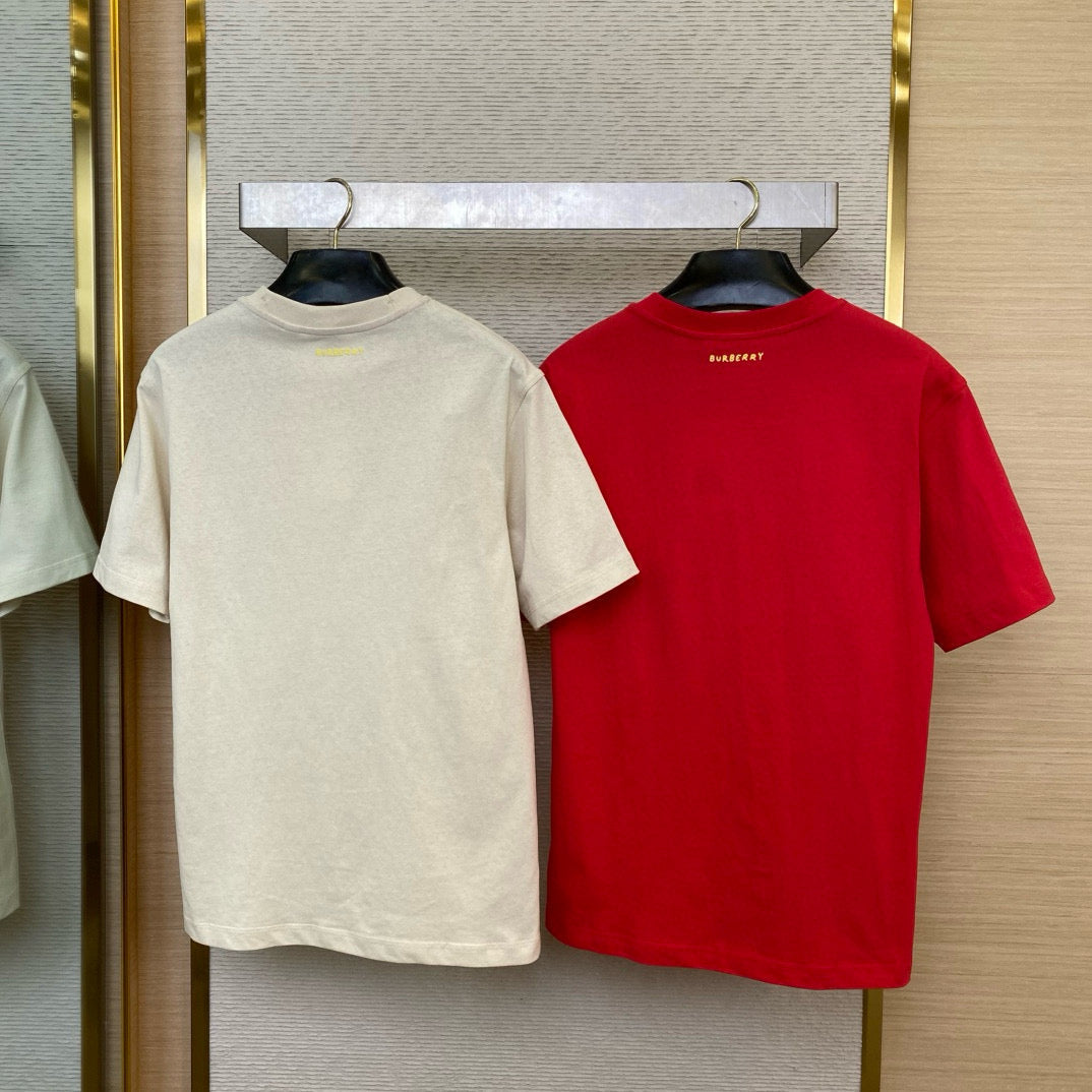 Rotes Kurzarmshirt aus Baumwolle mit goldenem Logo – Herren