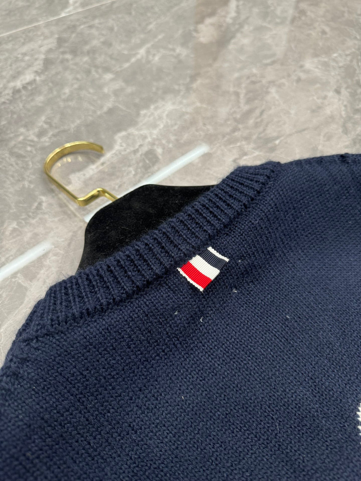 4-Bar Rundhals-Pullover Marineblau – Herren