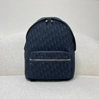 Schwarz-grauer Rucksack