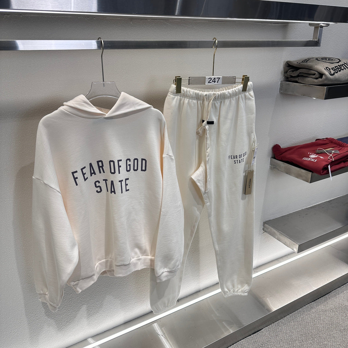 Schwarzer Pullover aus Baumwolle mit goldenem Text – Herren