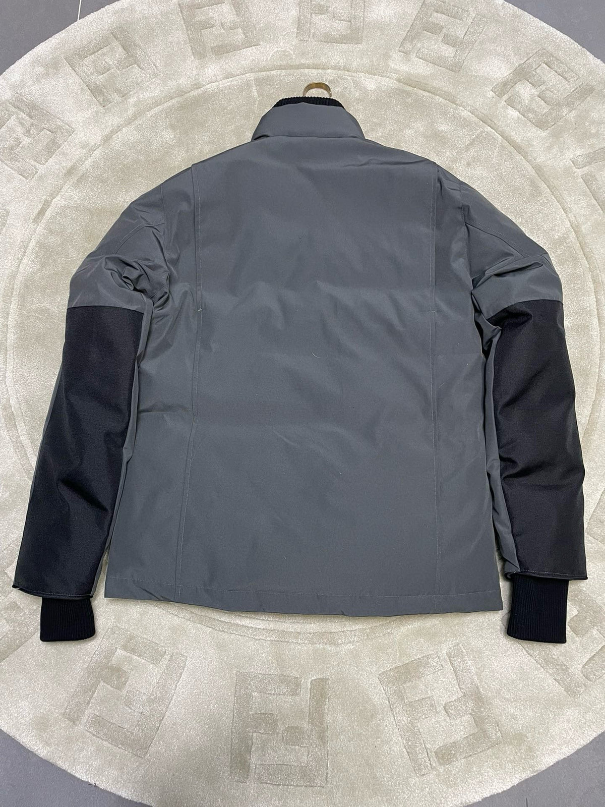 Schwarzer Nylon-Daunenparka – Herren
