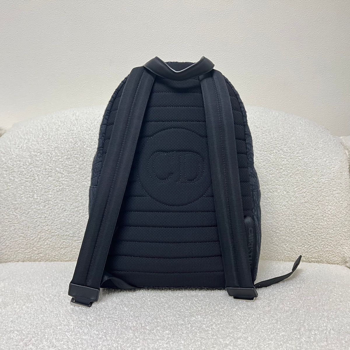 Schwarz-grauer Rucksack