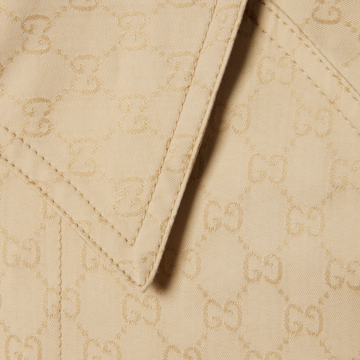 GG cotton gabardine trench coat – the Pre-Fall selections spotlight essential silhouettes with emblematic details – LUX VERSE Luxury Designer Fashion Outlet