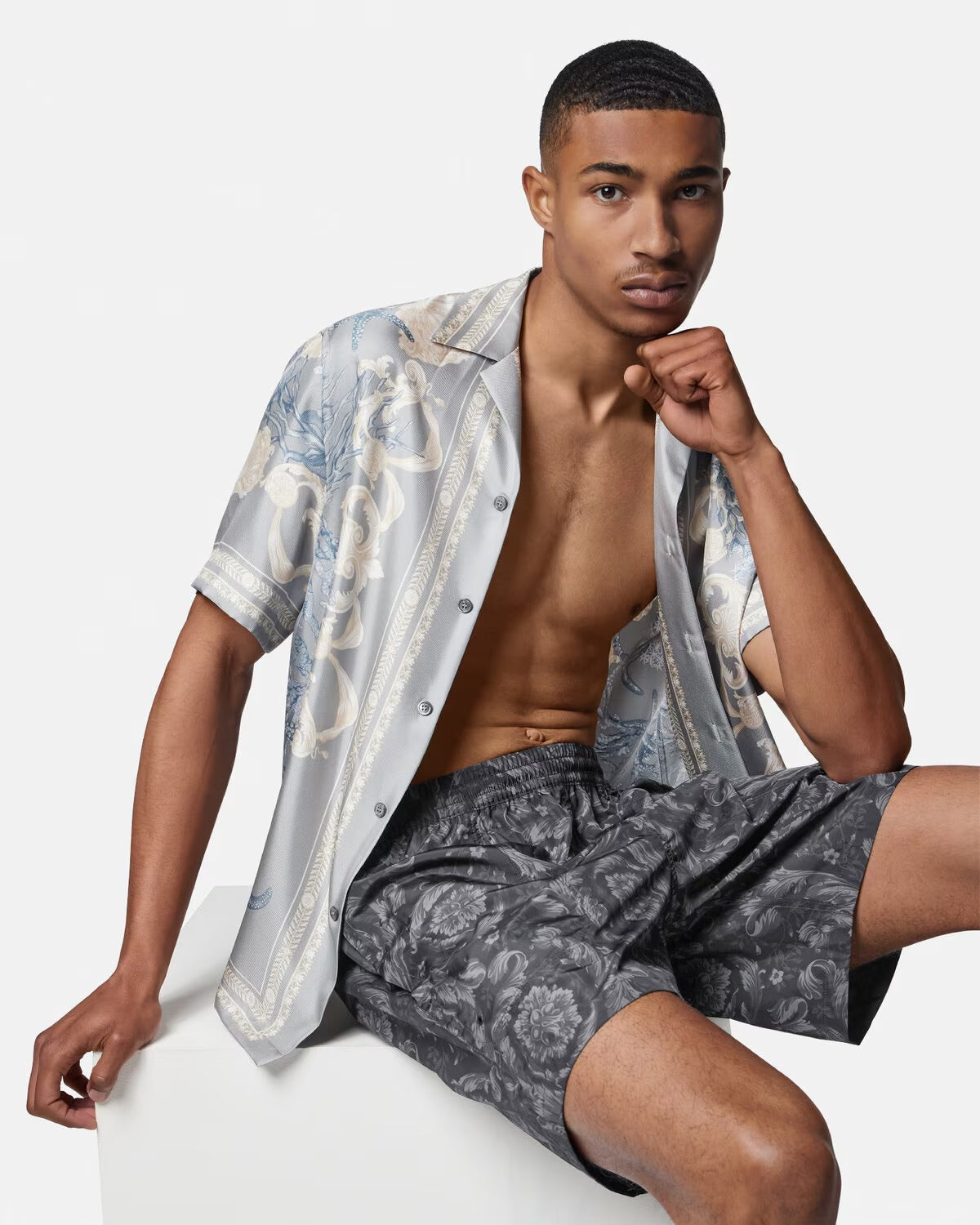 Barocco Reversible Boardshorts – barocco print Logo motif Elastic drawstring waistband Side pockets Back zipped – LUX VERSE Luxury Designer Fashion Outlet