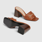 Women's Signoria slide sandal – with its precious leather and the eye-catching chain, this style elevates – LUX VERSE Luxury Designer Fashion Outlet