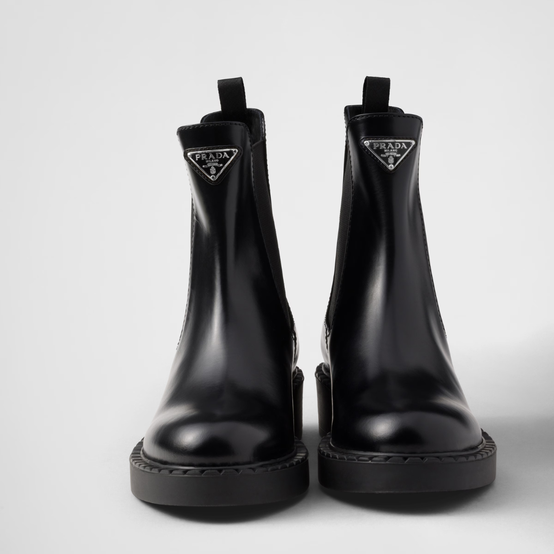 Brushed calf leather Chelsea boots – contemporary silhouette with clean lines for these Chelsea boots made of brushed – LUX VERSE Luxury Designer Fashion Outlet