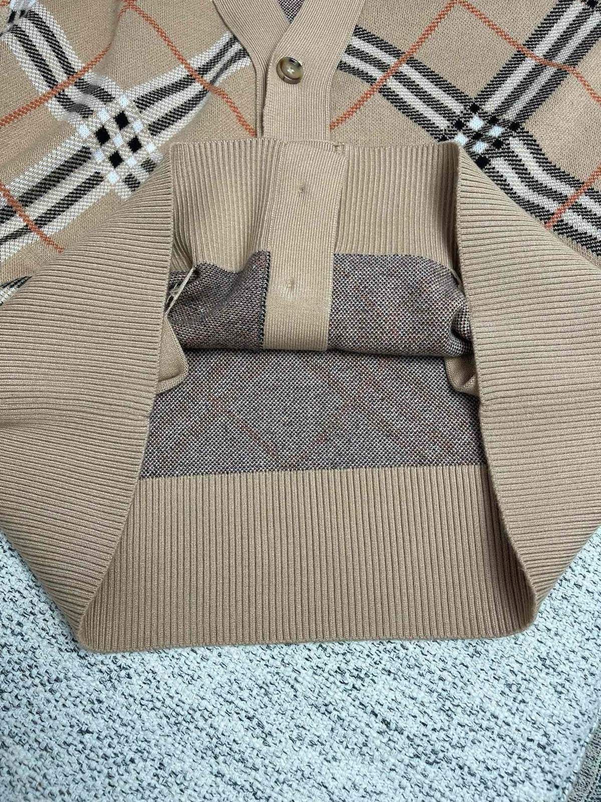 Strickjacke mit Karomuster Kamel - Herren