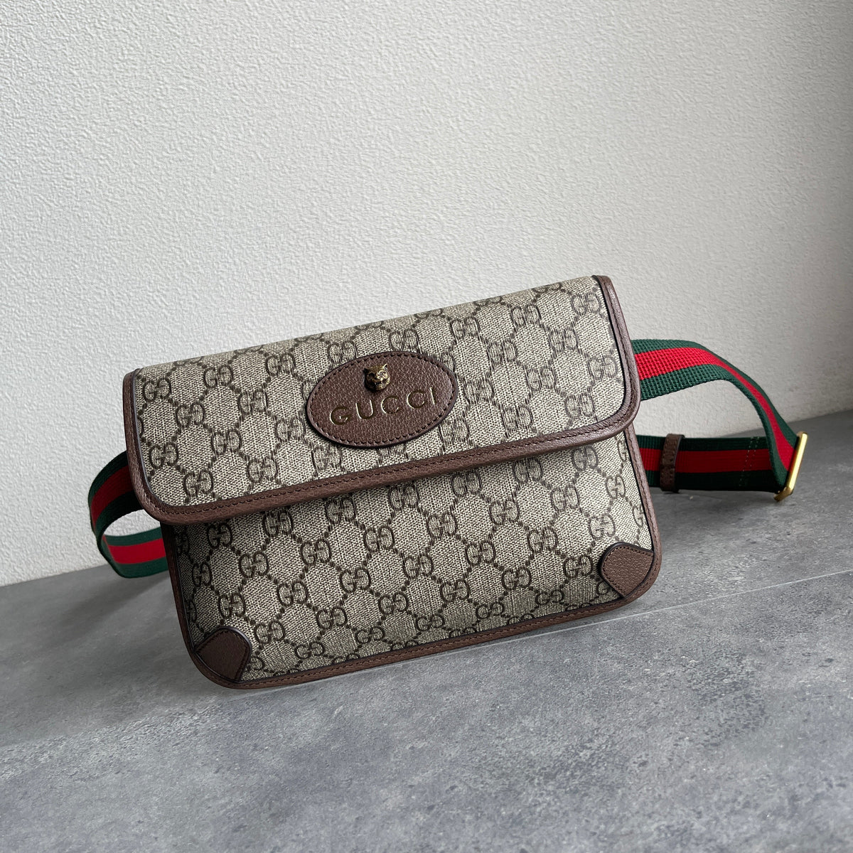 Gürteltasche mit Tigerkopf