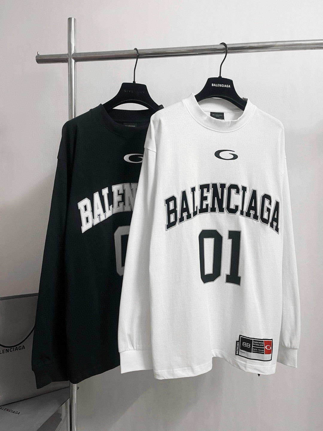 Schwarzes Langarmtrikot mit Nummer – Herren