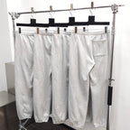 Graue Jogginghose mit „Arch Text“-Aufdruck aus Baumwolle – Herren